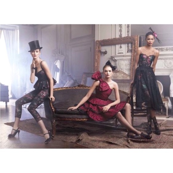 🥀 Pearl by Georgina Chapman of Marchesa Black Red Floral Lace Bustier Top | 2 - Picture 10 of 14